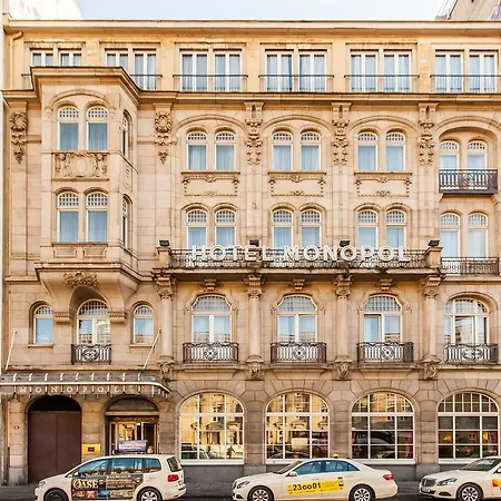 Hotel Monopol - Central Station
