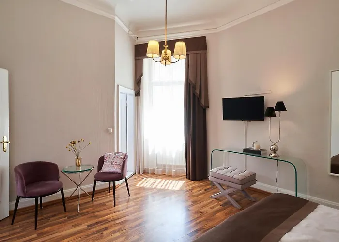 Monopol - Station Hotel