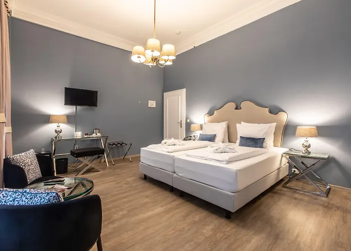 Monopol - Station Hotel