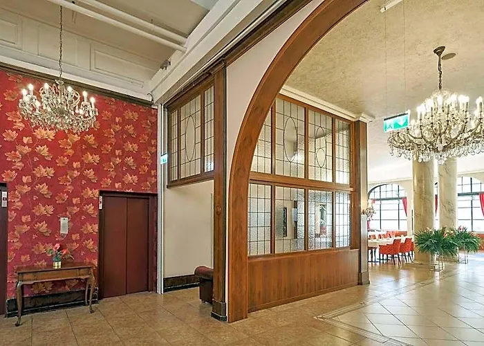 Monopol - Station Hotel
