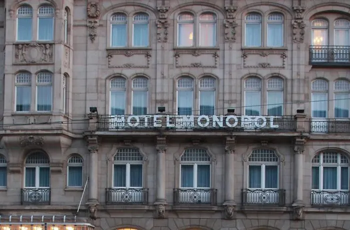 Hotel Monopol - Station