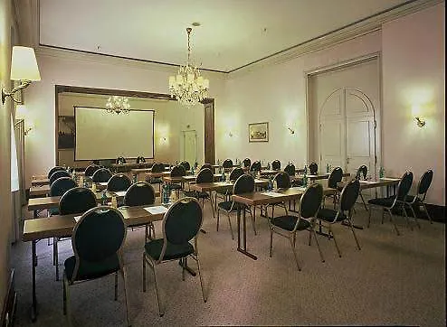 Monopol - Station Hotel